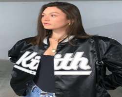 She promotes different brands such Skims, Kith, Janes, and Ali grace through her Instagram and YouTube channel.